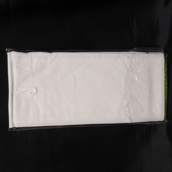 Brownlow Gifts "Why do they want dinner every night?" 100% Cotton Towel - Picture 5 of 7